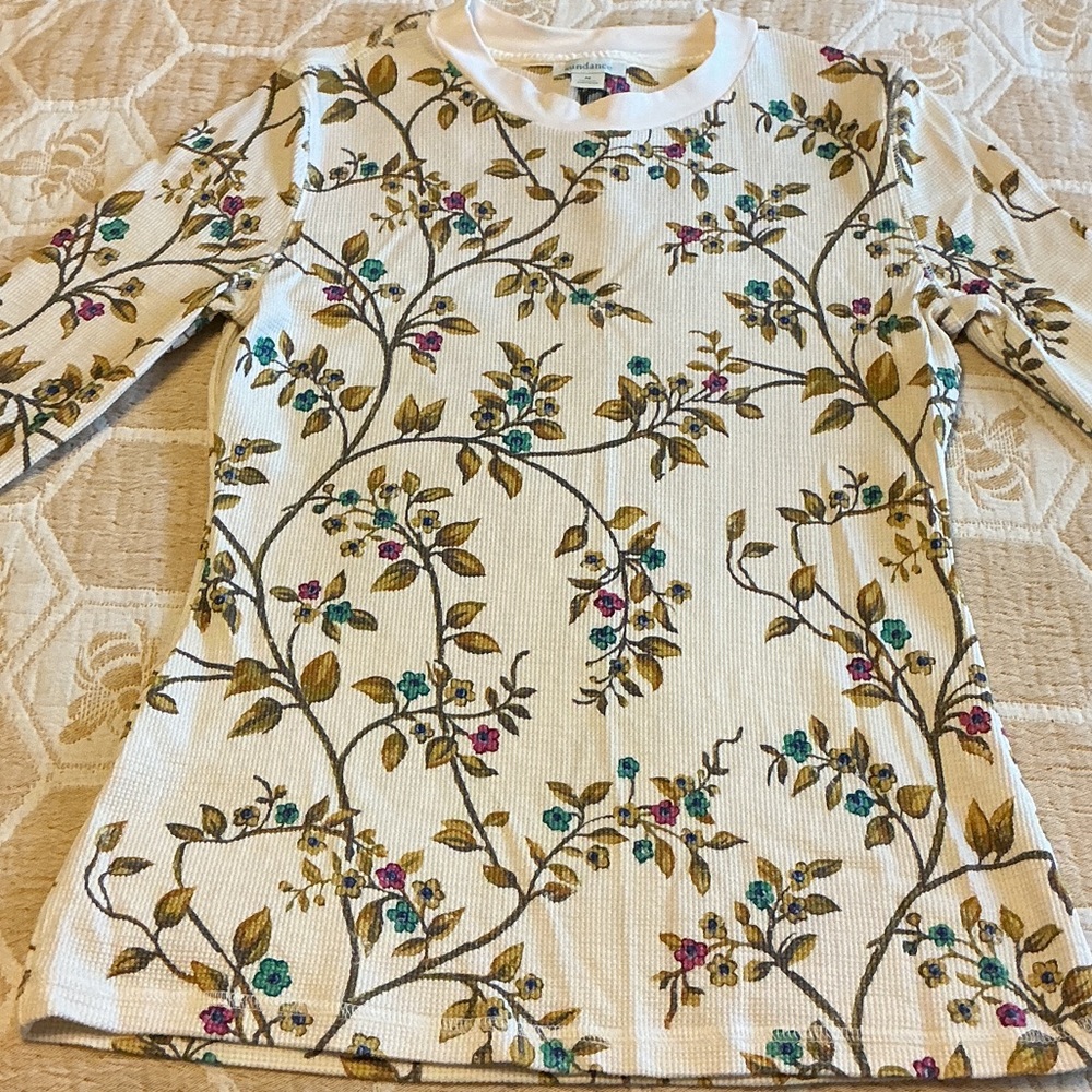 SUNDANCE CATALOG TEE/ MEDIUM - image 1